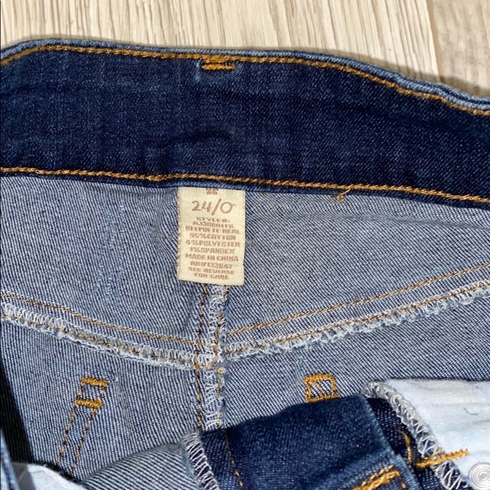 Shorts - Picture 2 of 3